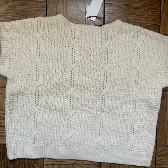 Clare V sleeveless summer sweater size Large cream, red and black. - Picture 2 of 4